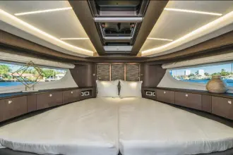 Thumbnail von Galeon 400 FLY