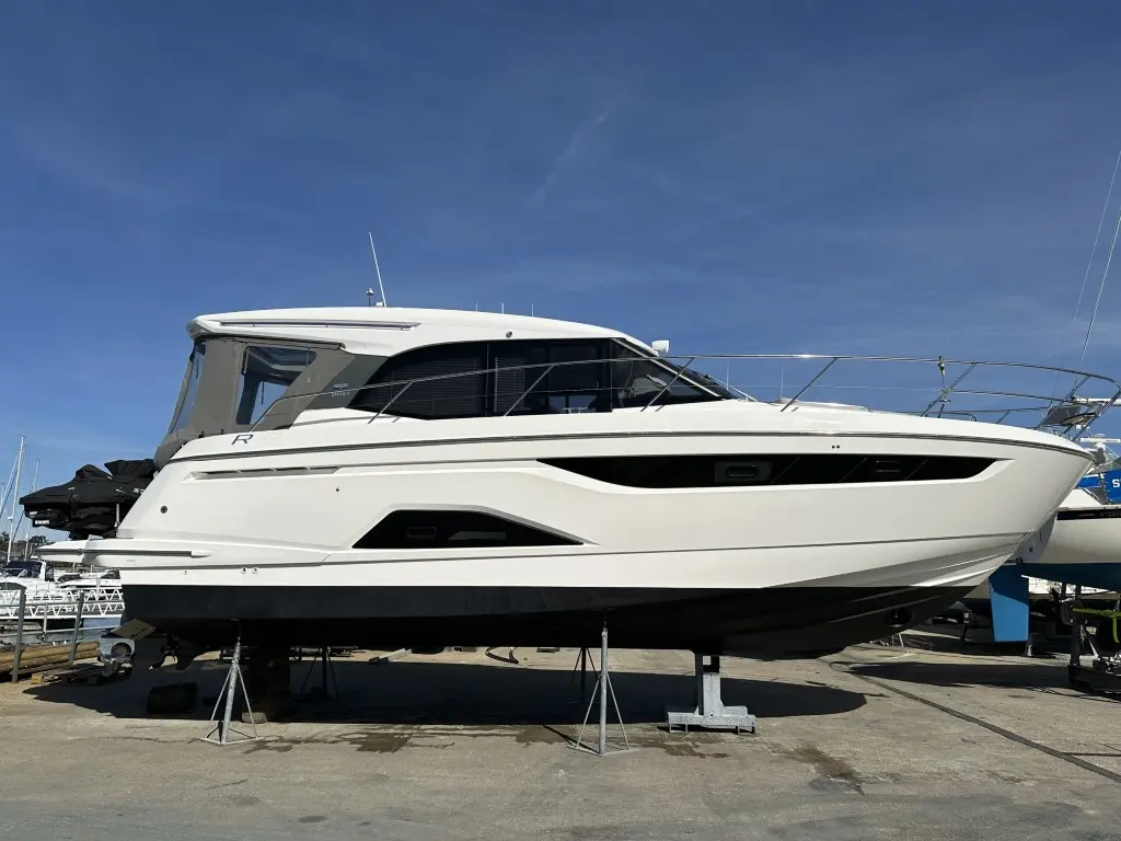 Bavaria R40 Hattie Grace