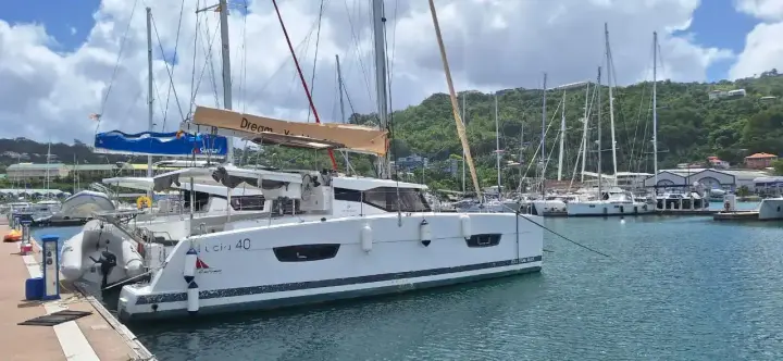 Fountaine Pajot Lucia 40