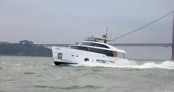 Thumbnail von Azimut Magellano 25M