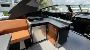 Thumbnail von Cruisers Yachts 38 GLS OB