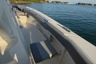Thumbnail von Boston Whaler 360 Outrage