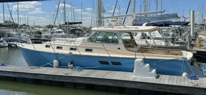 Island Packet 360 Hardtop Express Cruiser Southern Star III