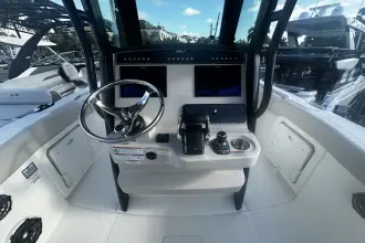 Thumbnail von Boston Whaler 280 Outrage