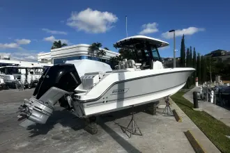 Thumbnail von Boston Whaler 280 Outrage