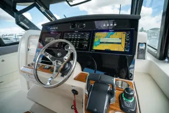 Thumbnail von Boston Whaler 380 Realm