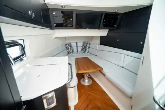 Thumbnail von Boston Whaler 380 Realm