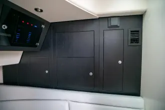 Thumbnail von Boston Whaler 380 Realm