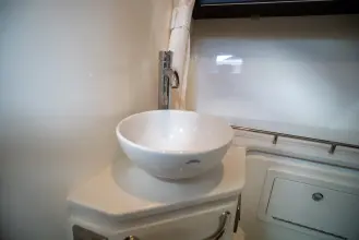 Thumbnail von Boston Whaler 380 Realm