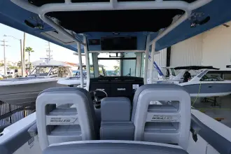 Thumbnail von Boston Whaler 330 Outrage