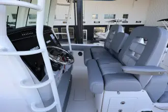 Thumbnail von Boston Whaler 330 Outrage