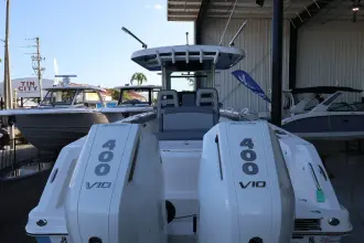 Thumbnail von Boston Whaler 330 Outrage