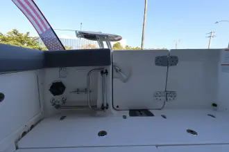 Thumbnail von Boston Whaler 330 Outrage