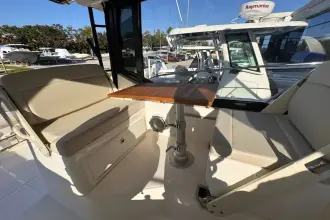 Thumbnail von Boston Whaler 325 Conquest