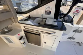 Thumbnail von Boston Whaler 325 Conquest