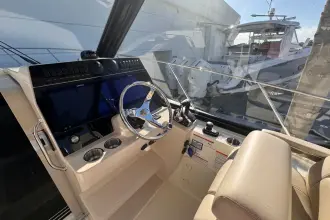 Thumbnail von Boston Whaler 325 Conquest
