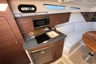 Thumbnail von Boston Whaler 325 Conquest