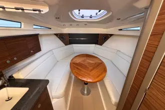 Thumbnail von Boston Whaler 325 Conquest