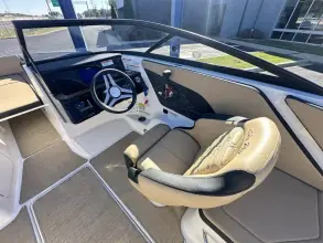 Thumbnail von Sea Ray SPX 210