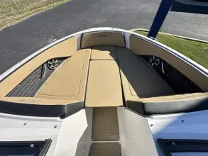 Thumbnail von Sea Ray SPX 210