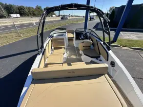 Thumbnail von Sea Ray SPX 210