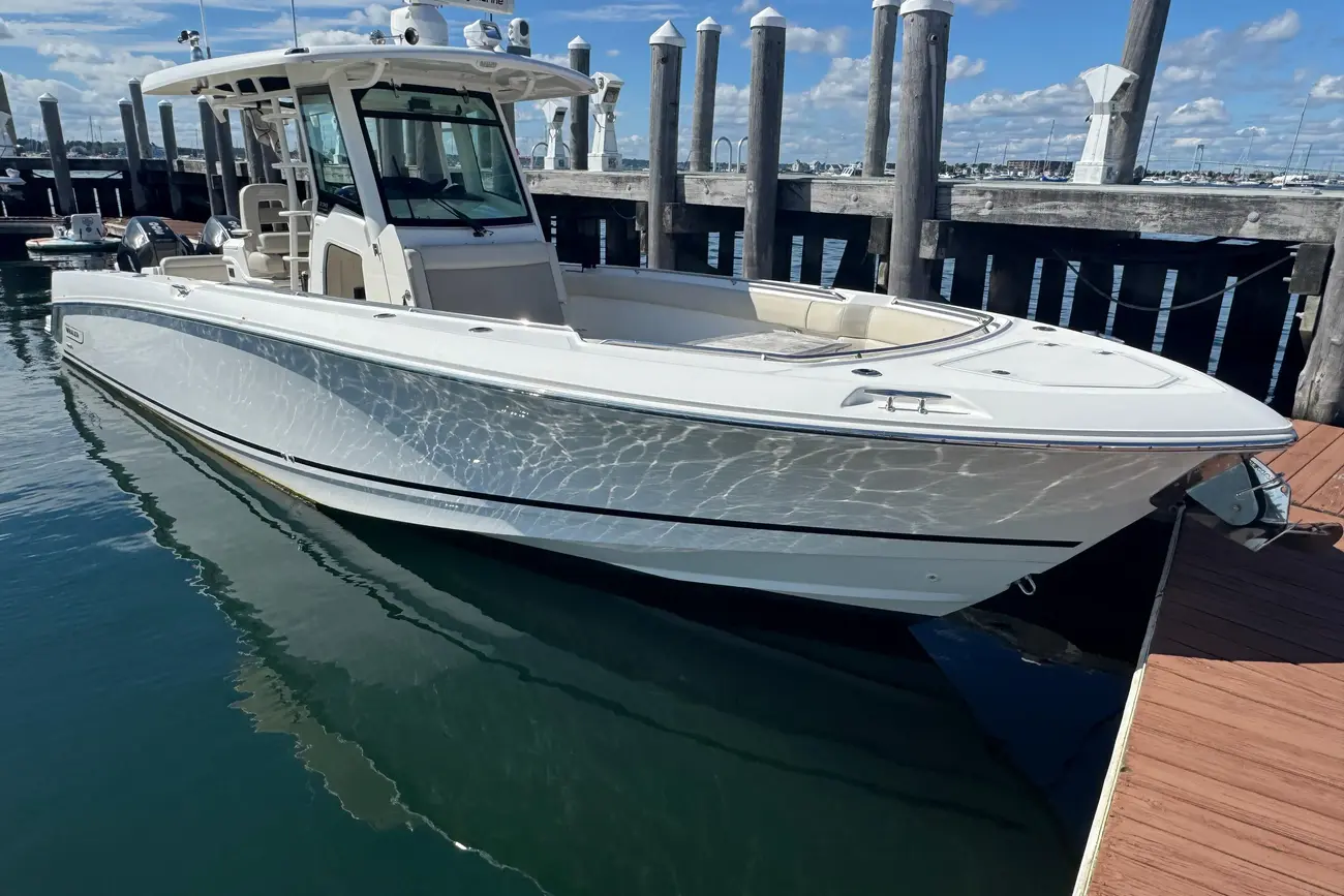 Boston Whaler 330 Outrage