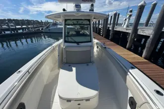 Thumbnail von Boston Whaler 330 Outrage