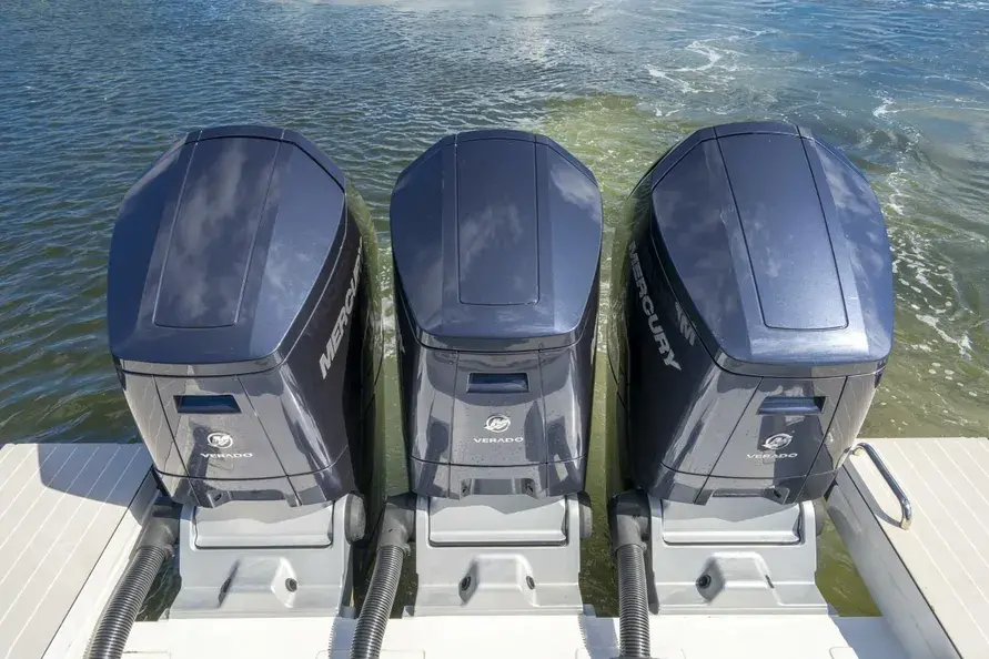 Thumbnail von Azimut 48