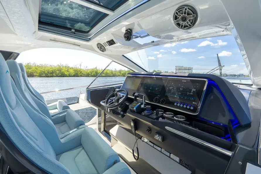 Thumbnail von Azimut 48