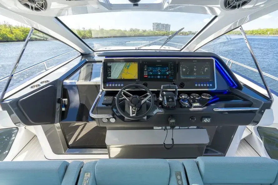 Thumbnail von Azimut 48