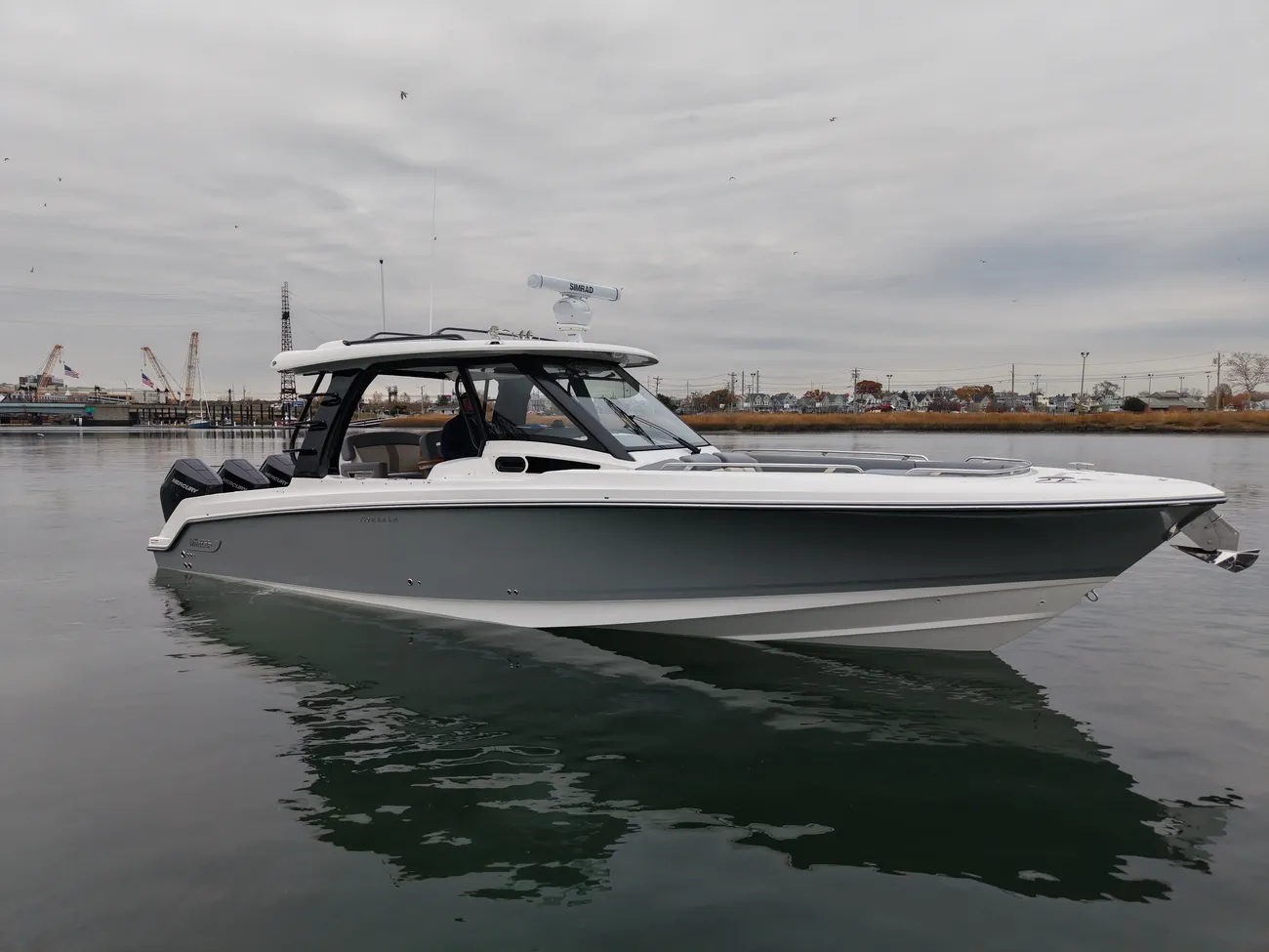 Boston Whaler 350 Realm