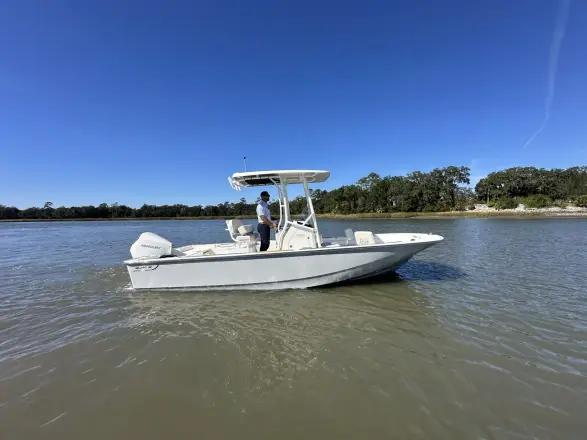 Boston Whaler 210 Montauk