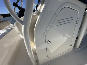 Thumbnail von Boston Whaler 210 Montauk