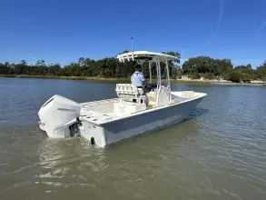 Thumbnail von Boston Whaler 210 Montauk
