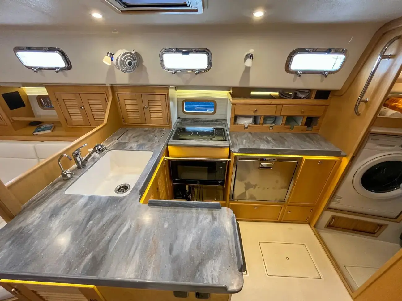 Thumbnail von Island Packet 439 Hawkeye