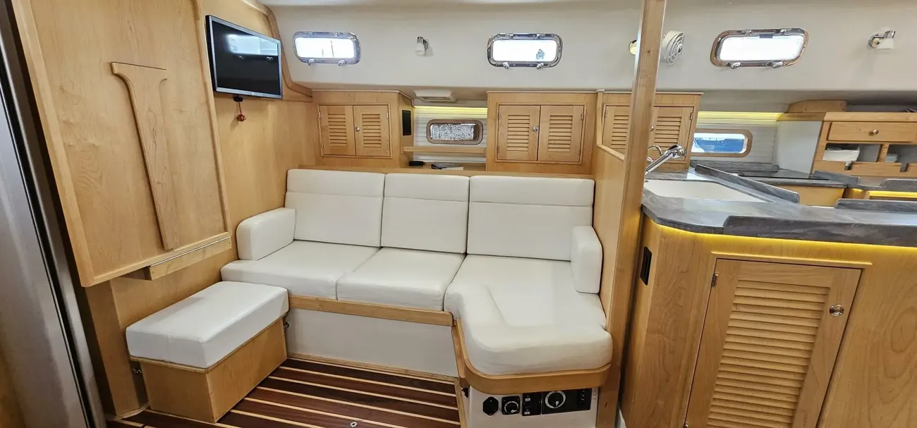 Thumbnail von Island Packet 439 Hawkeye