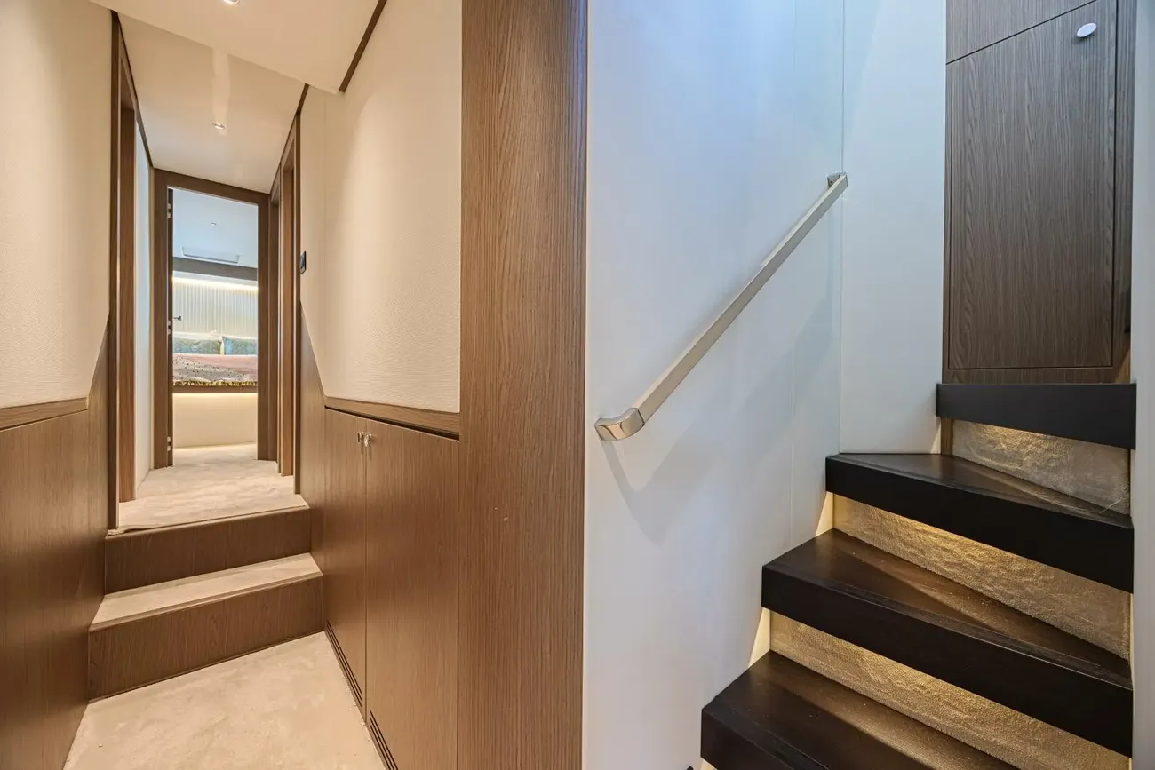 Thumbnail von Azimut 66