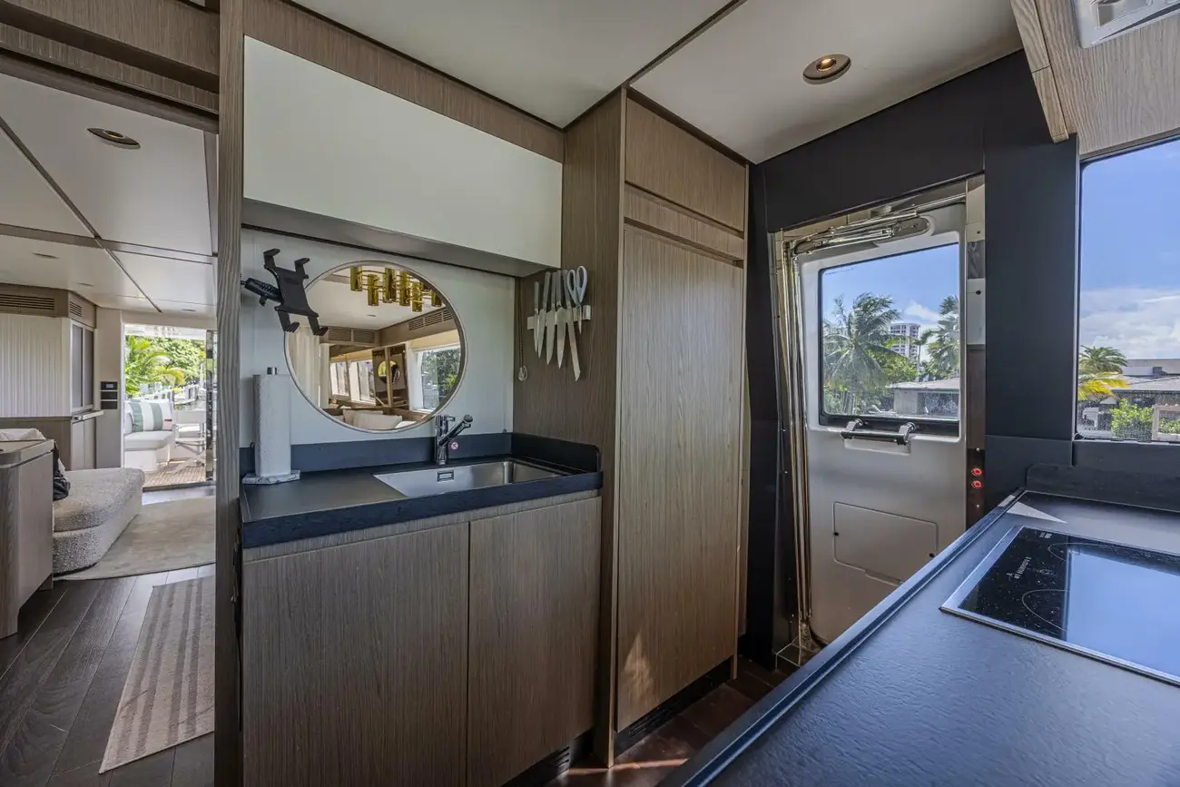 Thumbnail von Azimut 66