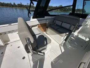 Thumbnail von Boston Whaler 330 Vantage