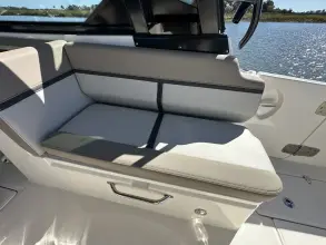 Thumbnail von Boston Whaler 330 Vantage