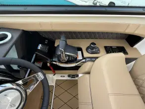 Thumbnail von Sea Ray SLX 400 Hors-Bord