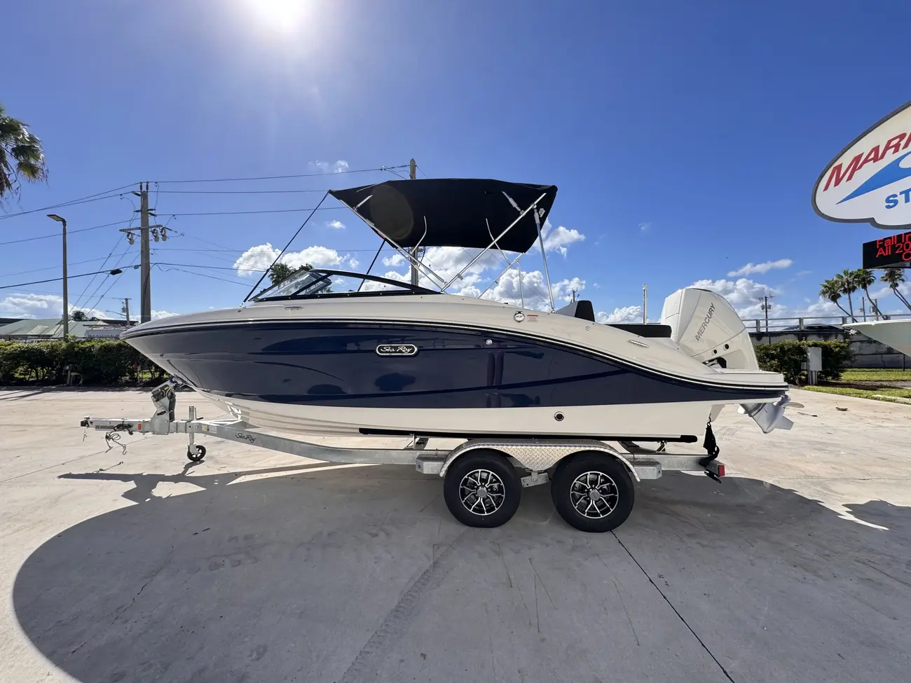 Sea Ray SPX 210 Außenborder