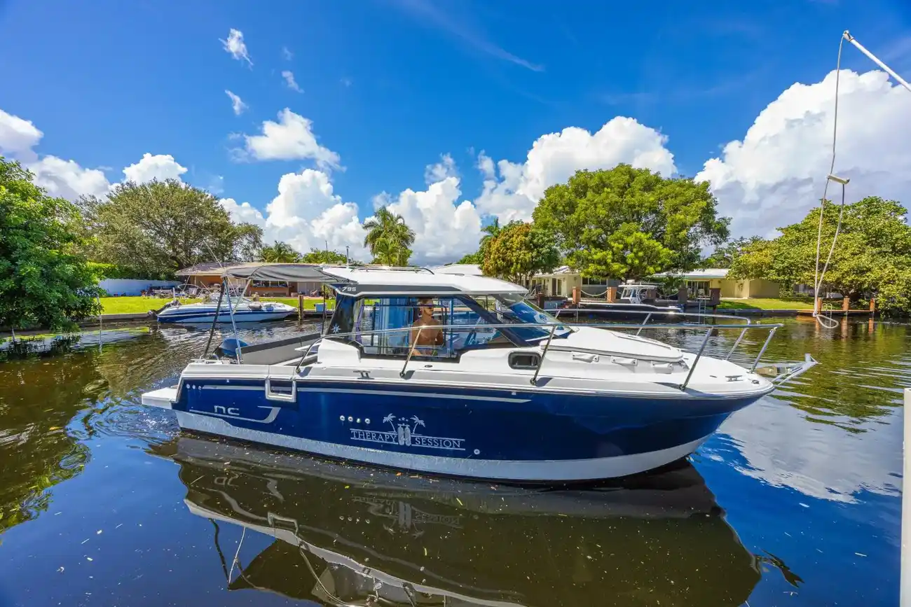 Jeanneau Merry Fisher 795 S2 Therapy Session