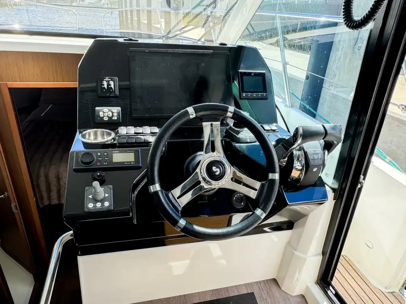 Thumbnail von Beneteau Antares 11