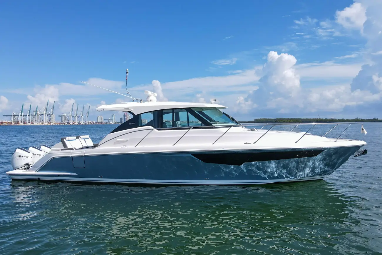 Tiara Yachts 43LE