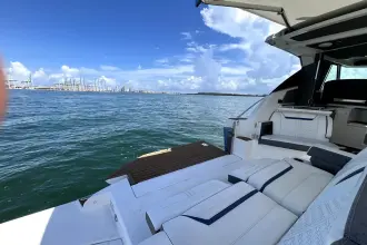 Thumbnail von Tiara Yachts 43LE