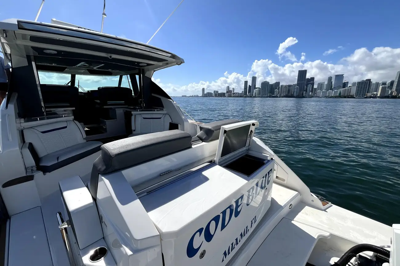 Thumbnail von Tiara Yachts 43LE