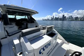 Thumbnail von Tiara Yachts 43LE