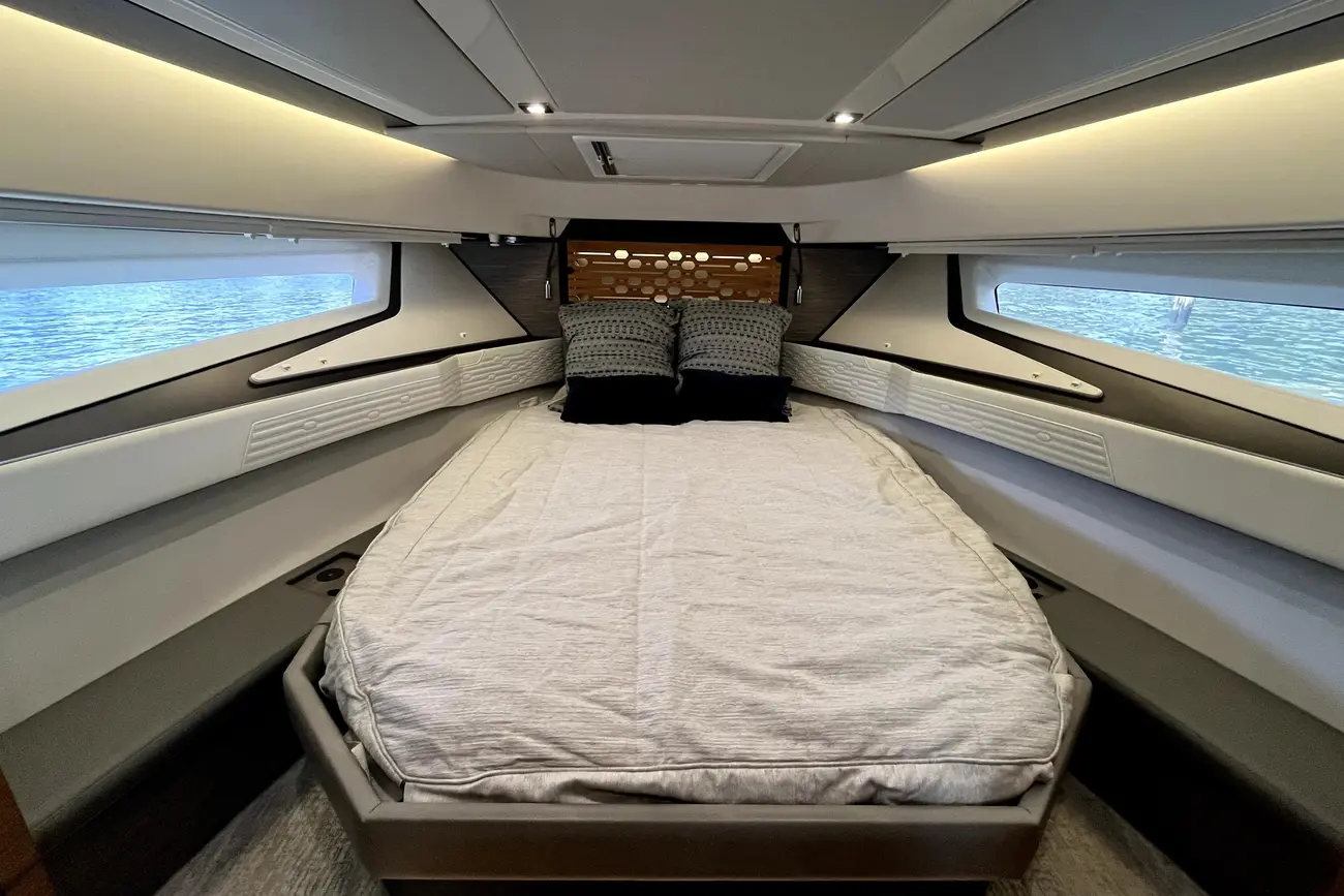 Thumbnail von Tiara Yachts 43LE