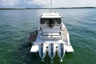 Thumbnail von Tiara Yachts 43LE